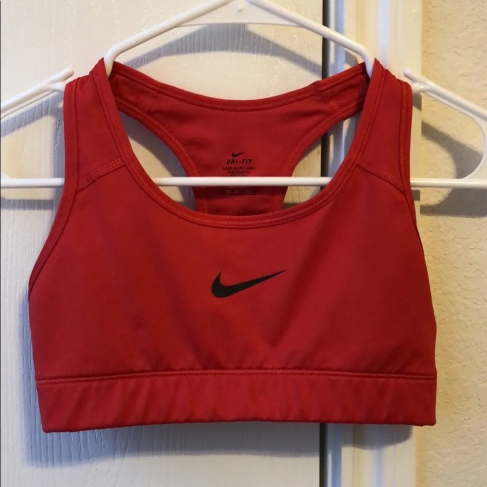 nike sports bra - Picture 1 of 3